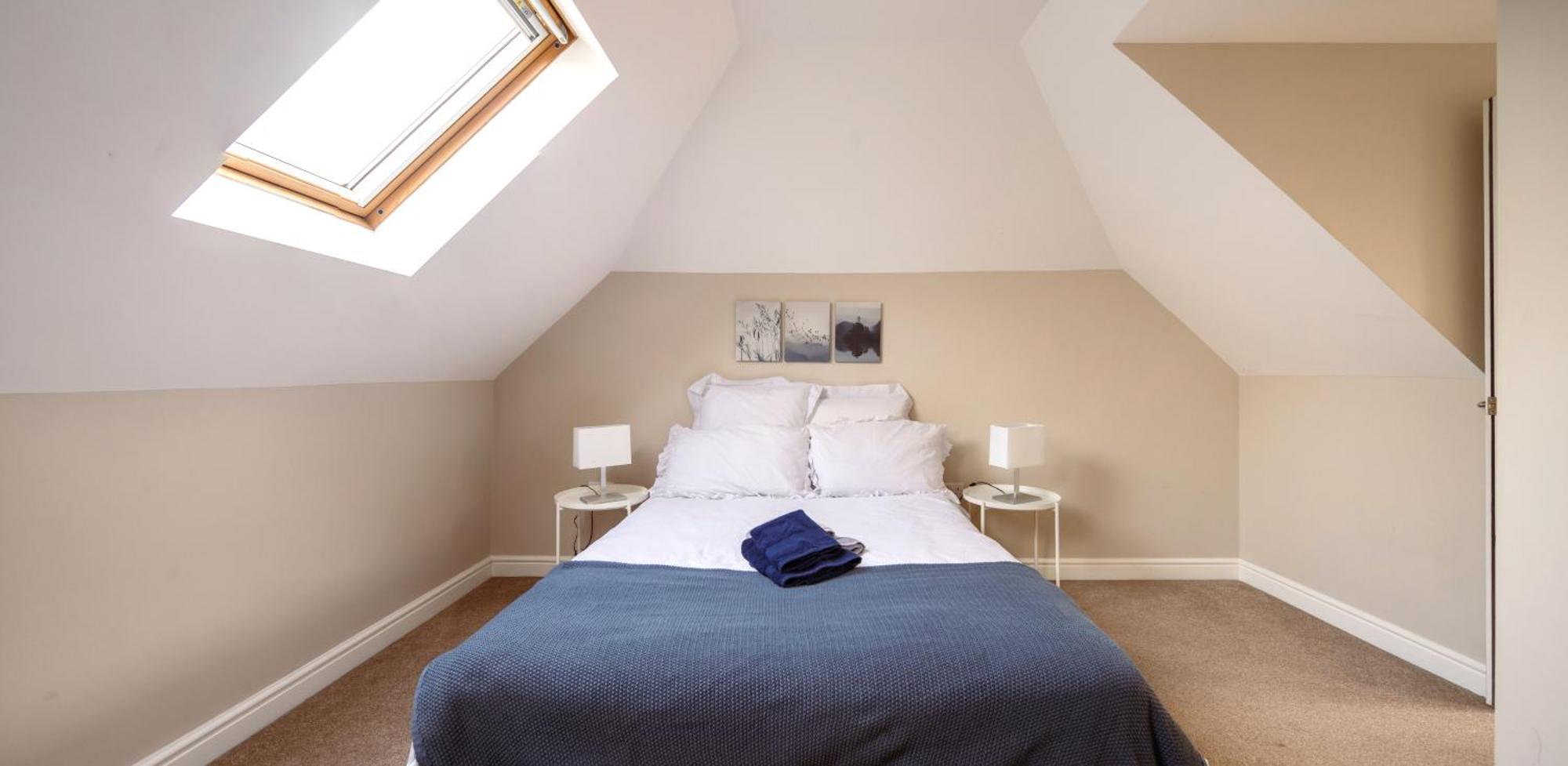 Family Home In Central Guildford With Parking Exterior foto